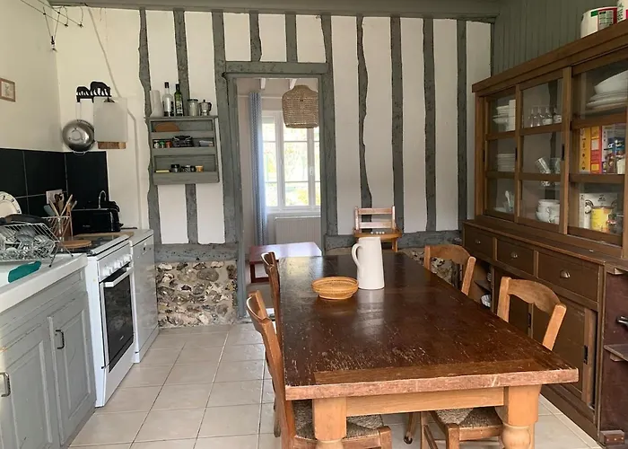 Maison Familiale Des Petites Dalles A Pied Jardin Holiday home *