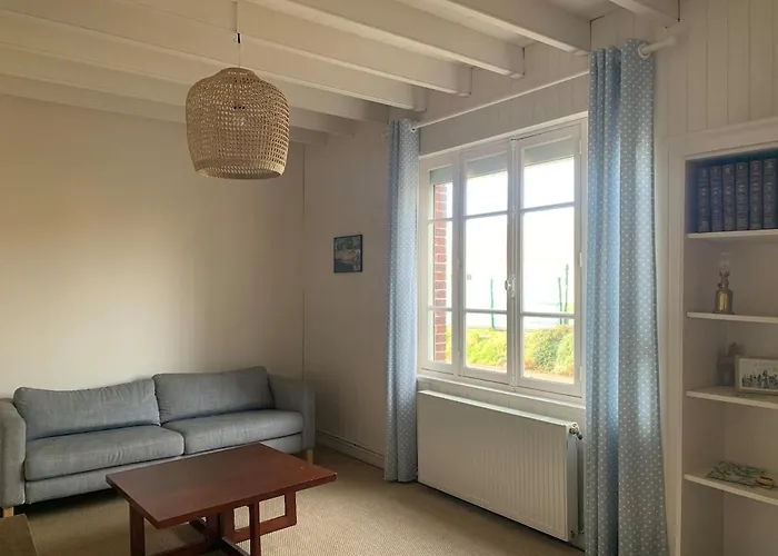 Holiday home Maison Familiale Des Petites Dalles A Pied Jardin *