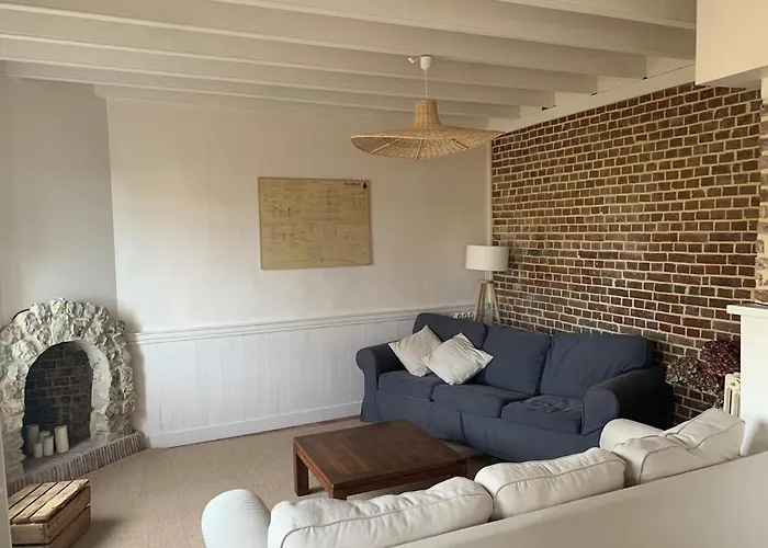 Holiday home Maison Familiale Des Petites Dalles A Pied Jardin