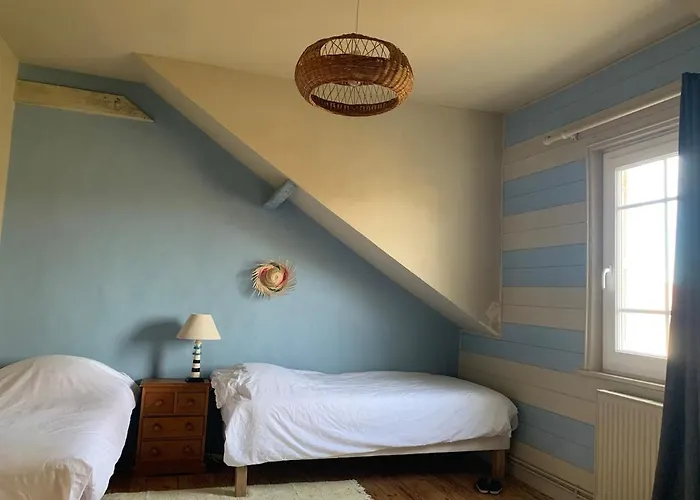 Holiday home Maison Familiale Des Petites Dalles A Pied Jardin Saint-Martin-aux-Buneaux